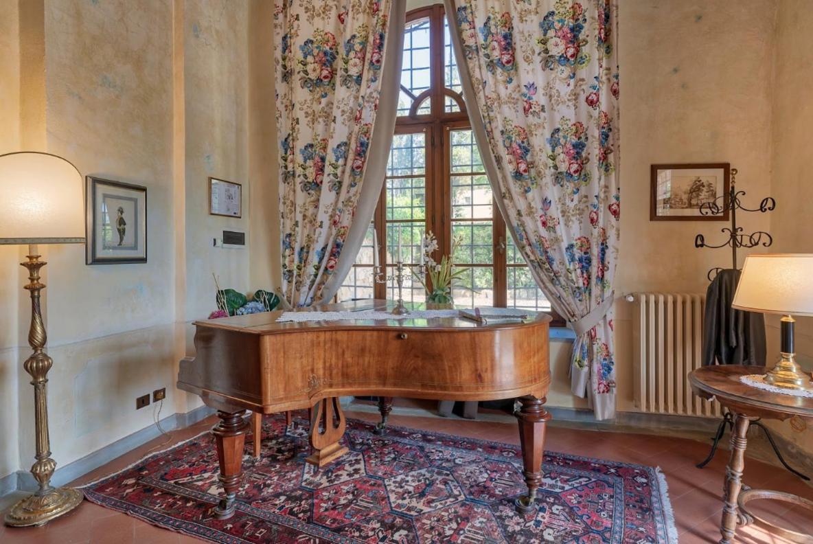 La Canonica Di Cortine Guest House Barberino di Val dʼElsa Екстериор снимка