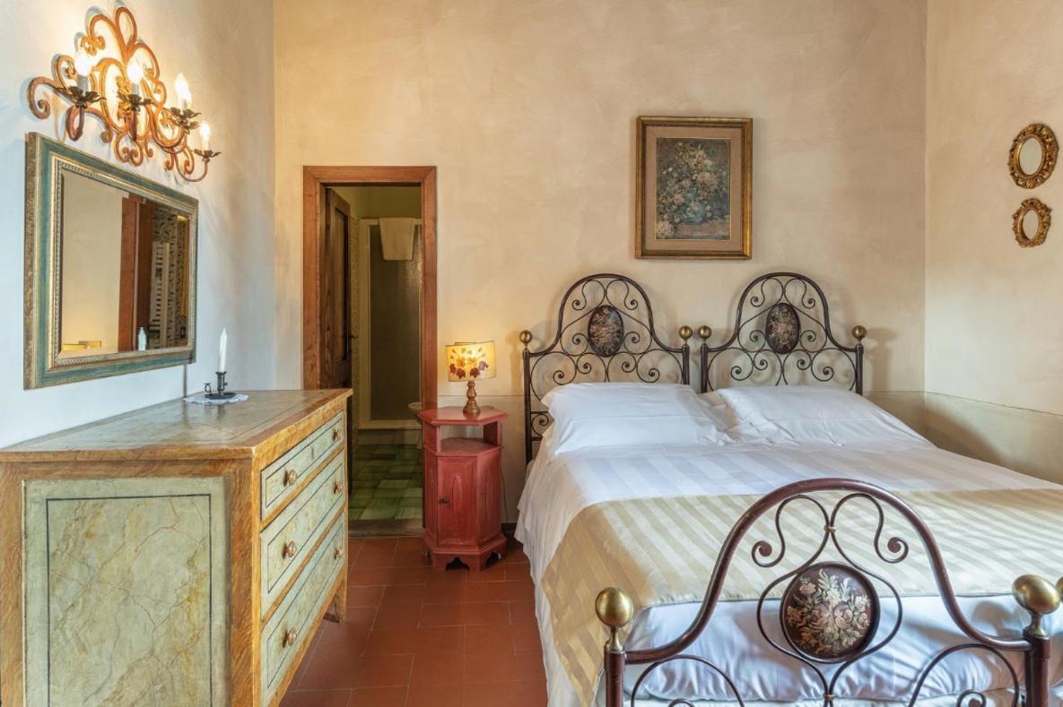 La Canonica Di Cortine Guest House Barberino di Val dʼElsa Екстериор снимка